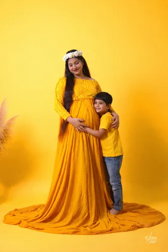 Artistic Maternity Portraits Sultanpur 